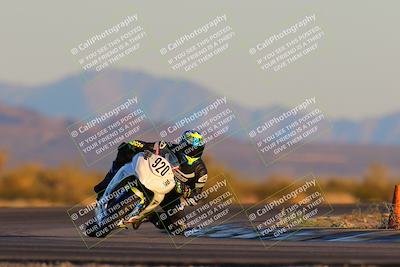 media/Jan-21-2023-CVMA (Sat) [[b9eef8ba1f]]/Race 13 500 Supersport-350 Supersport/